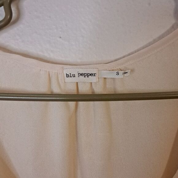 Blu Pepper Cream Lace Dress with Belt size small - Picture 2 of 7